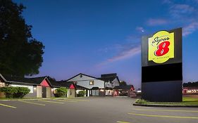 Super 8 By Wyndham Gananoque - Country Squire Resort